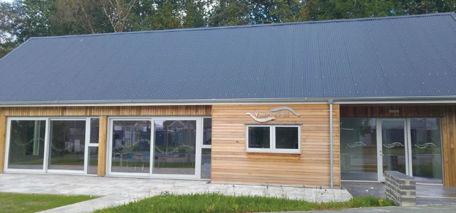 ‘Y Man a’r Lle’: Ar gampws Coleg Ceredigion yn Aberteifi