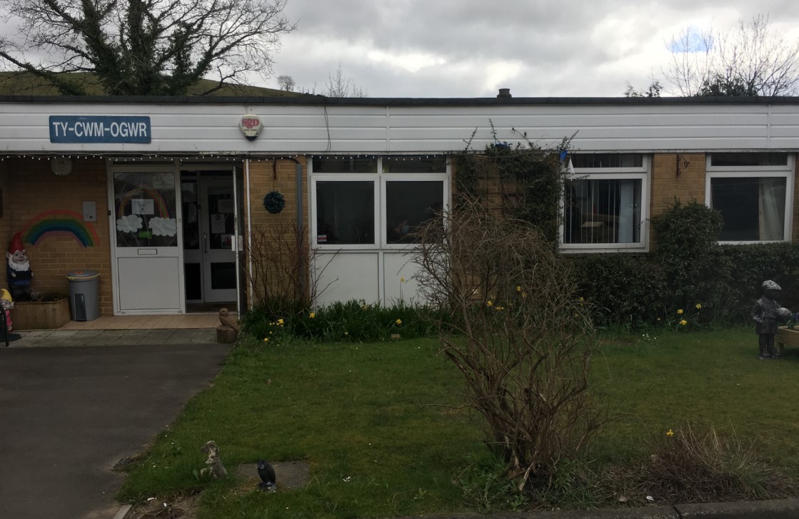 Care home visiting pod opens Herald.Wales