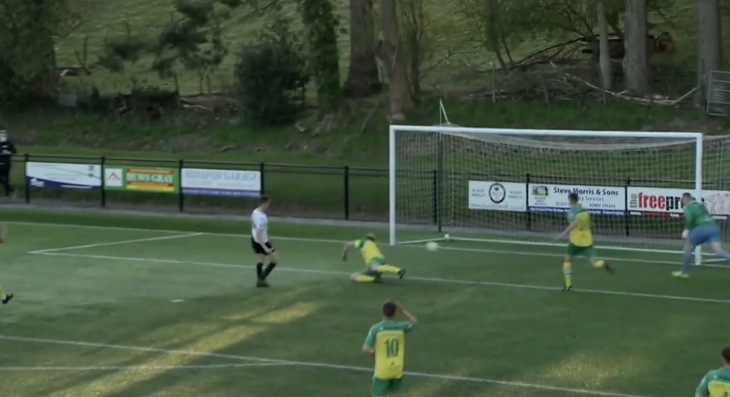 Bala come from behind to sink Caernarfon Herald.Wales