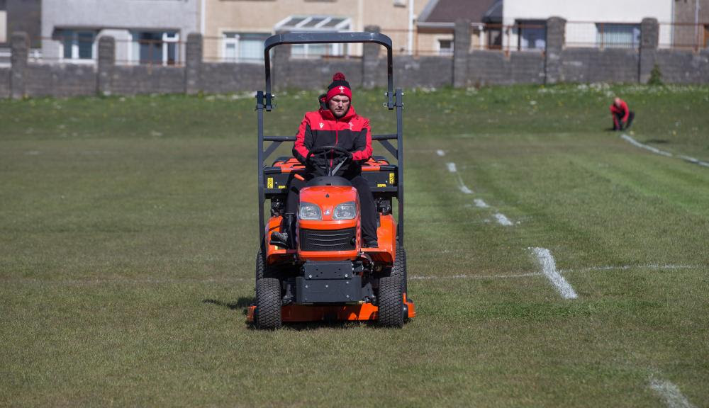 Community Payback team helping clubs to get ‘Pitch Ready’