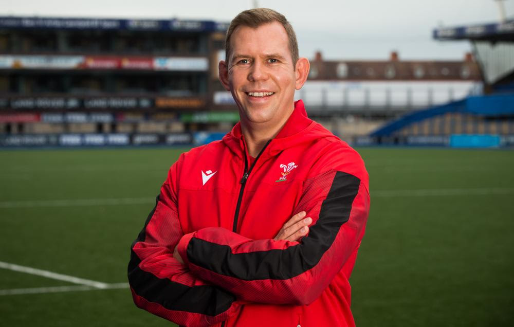 Cunningham to lead Wales Women for next 12 months