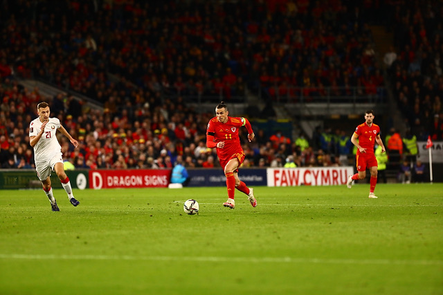 Five-star Wales thump Belarus in qualifier