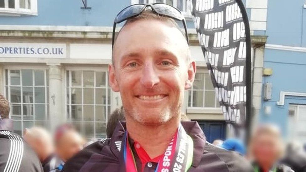 Tributes to Paul O’Dwyer who died trying to save two other paddleboarders
